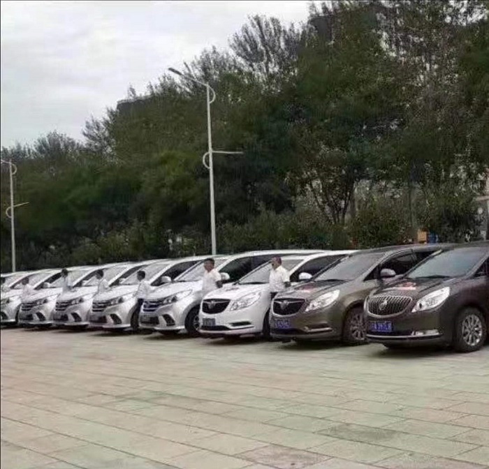【銀川租車(chē)】租車(chē)過(guò)程中遇到汽車(chē)突然爆胎怎么辦